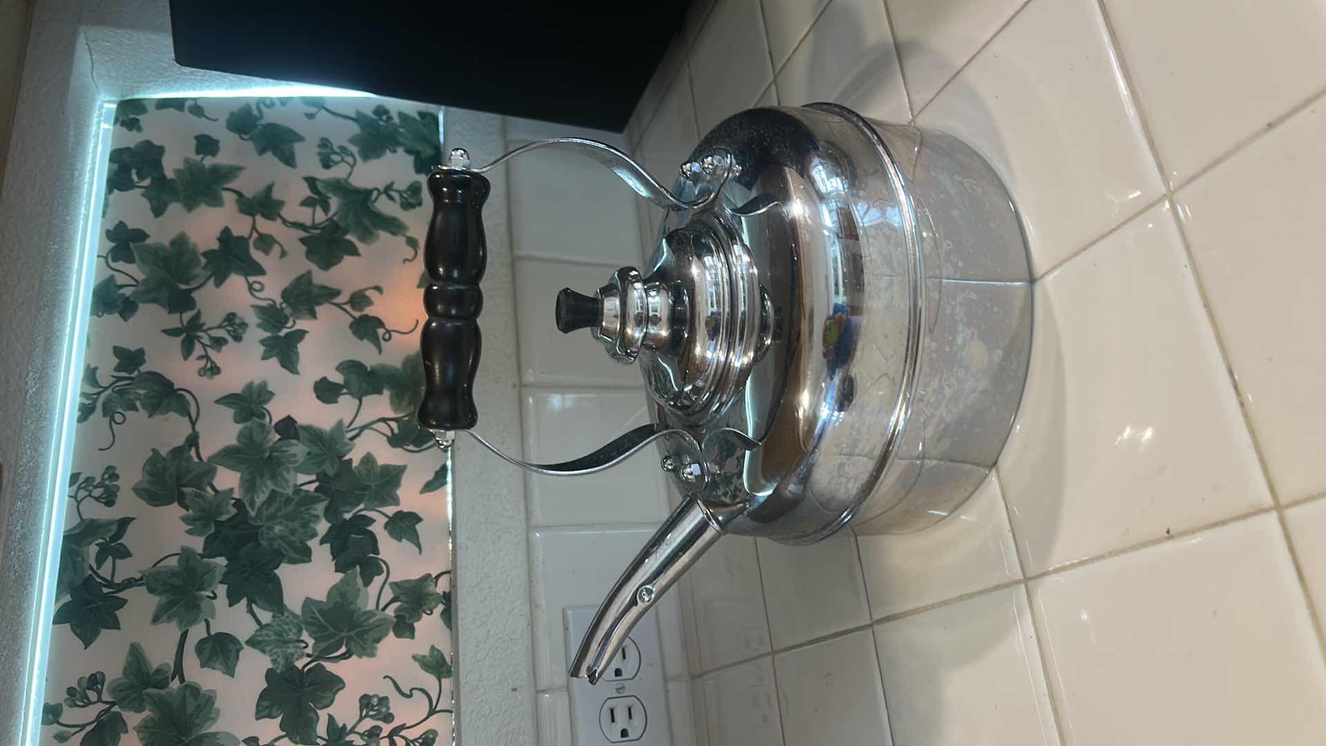 Photo 1 of THE SIMPLEX PATENT KETTLE AND EPOCH CUP AND SAUCER