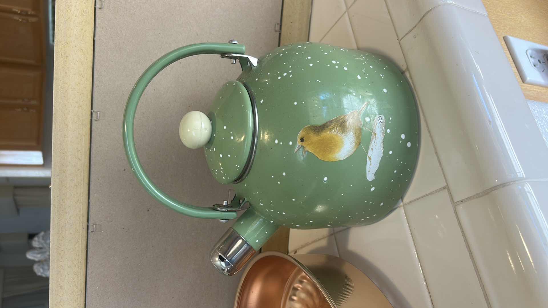 Photo 1 of MIRRO 11 CUP BUNDT CAKE PAN & TEAPOT