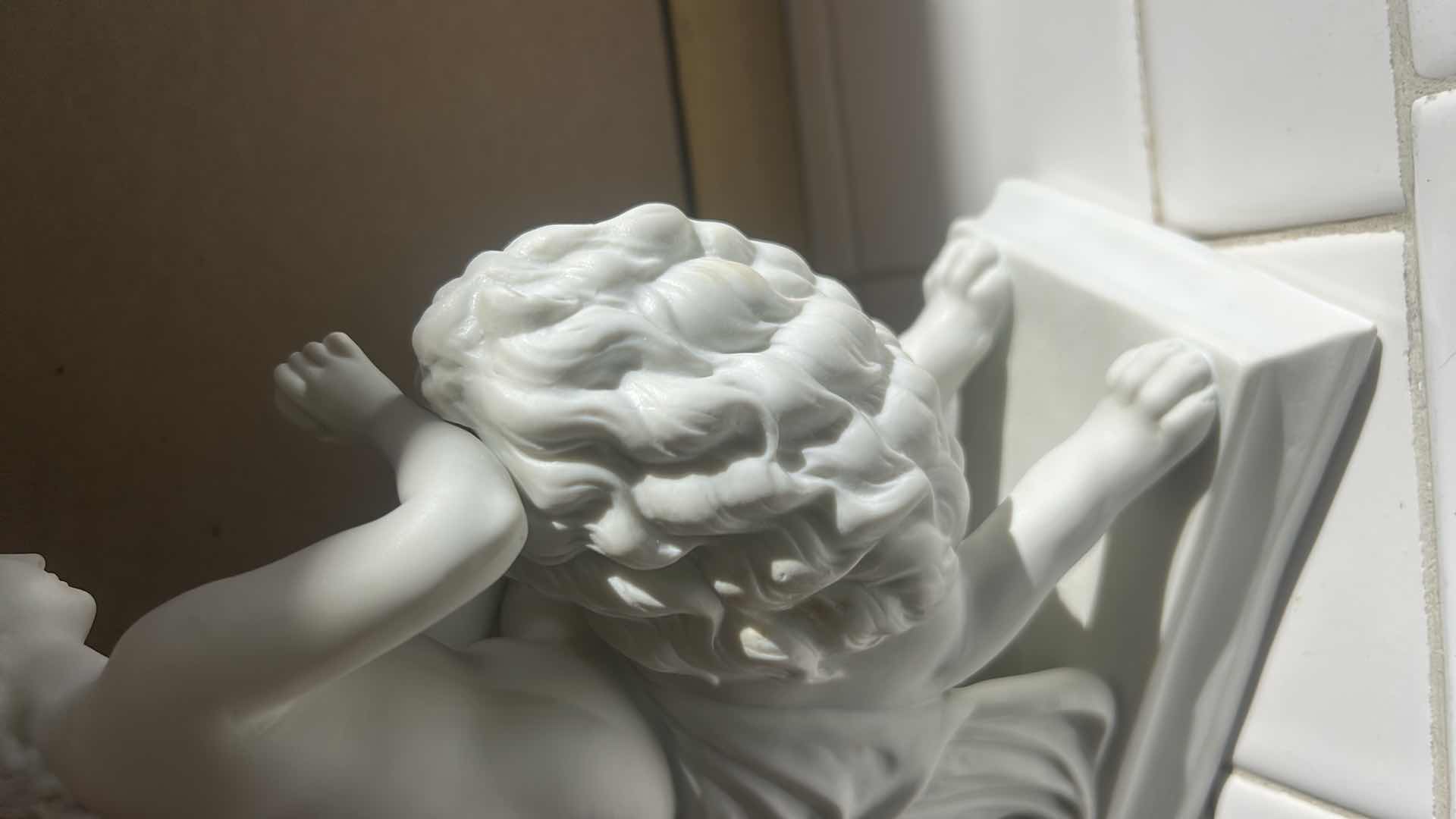 Photo 1 of PARIAN SCULPTURE “UNA AND THE LION” H10”