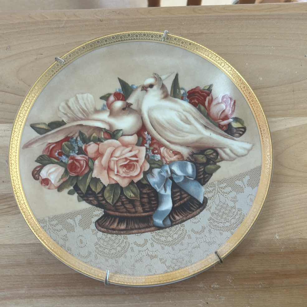 Photo 1 of LIMITED EDITION GLORIA VANDERBILT HEIRLOOM COLLECTION “ROMANCE IN BLOOM” NUMBERED PLATE 8”