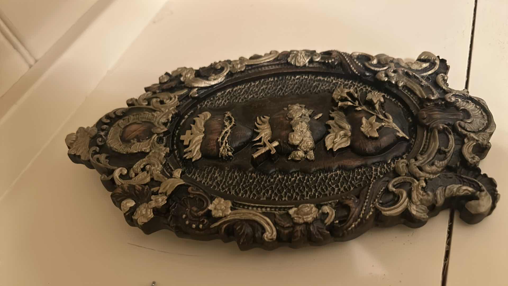 Photo 1 of RELIGIOUS ITEMS- WALL PLAQUE AND ROSARY IN CASE