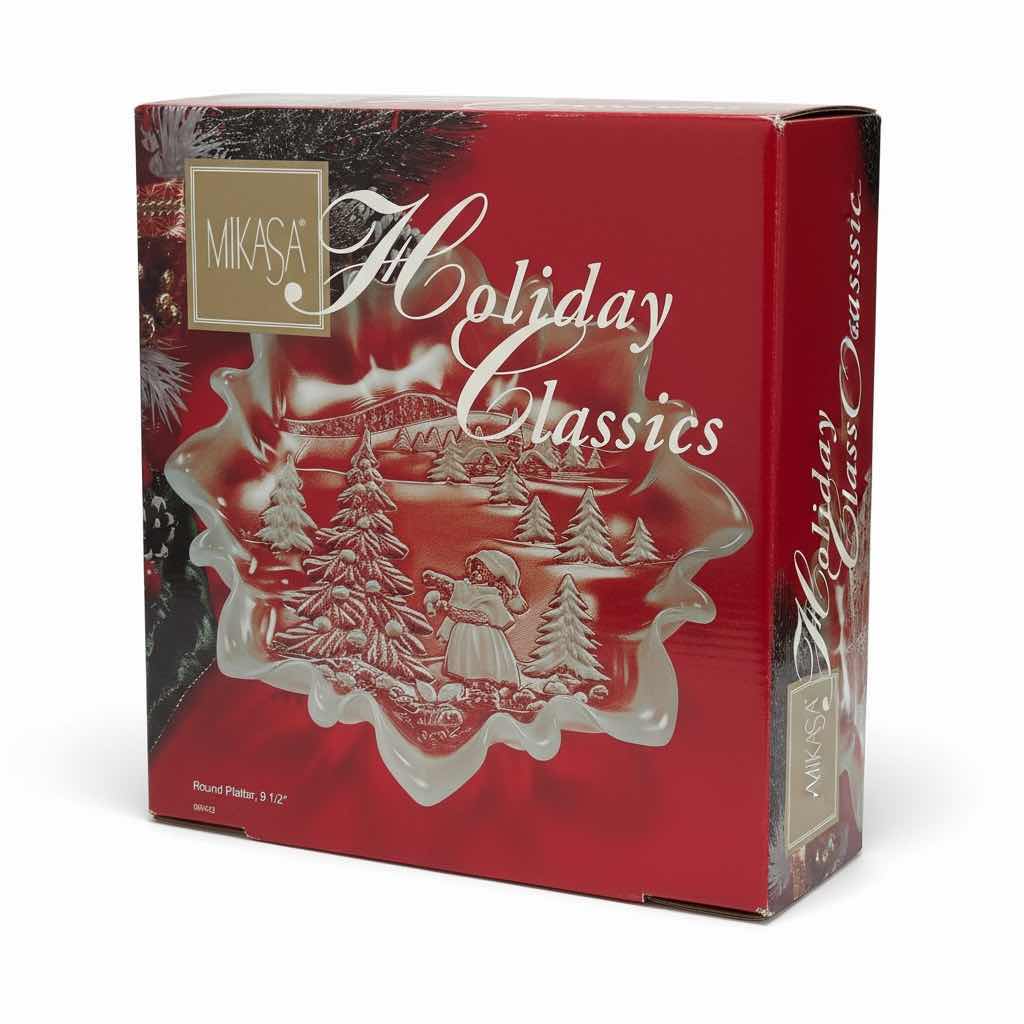 Photo 1 of MIKASA HOLIDAY CLASSICS ROUND PLATTER 9.5”