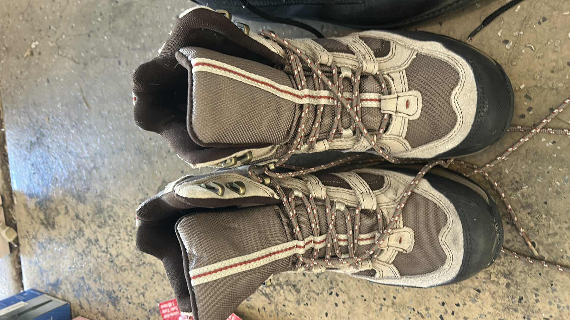 Photo 1 of 4 PAIRS OF SHOES