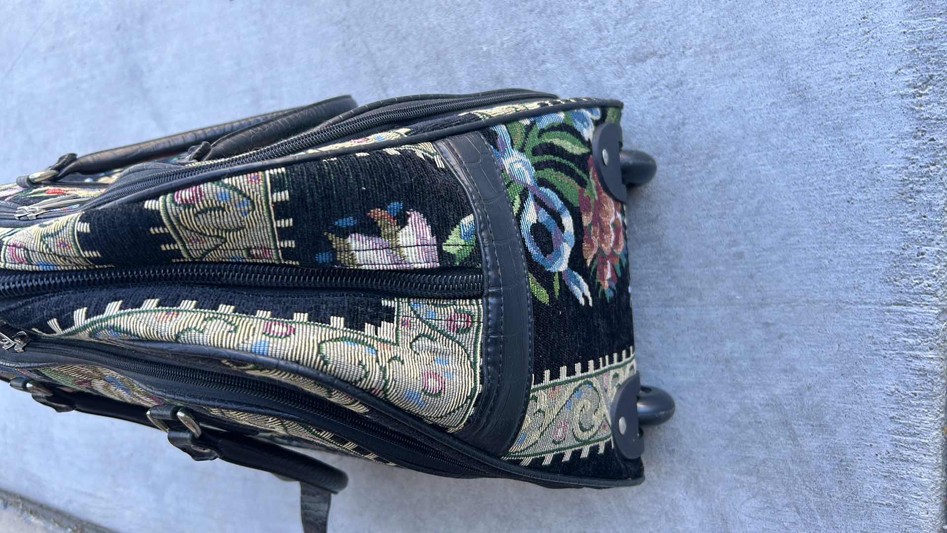 Photo 1 of MELLOW WORLD FLOWER SHOP VINTAGE TAPESTRY ROLLING TOTE RETAIL $236