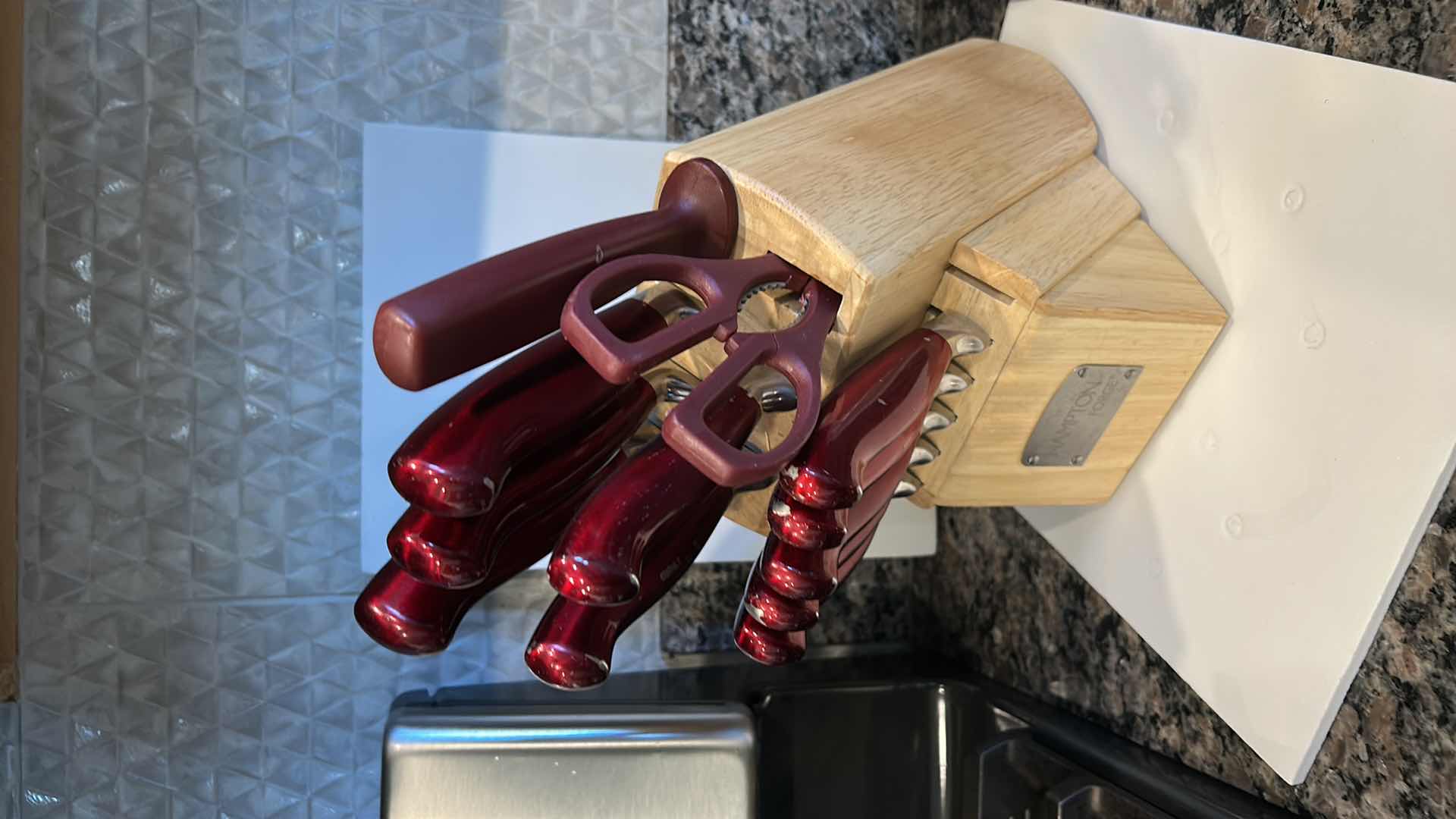 Photo 1 of KITCHEN KNIFE SET IN WOOD BLOCK