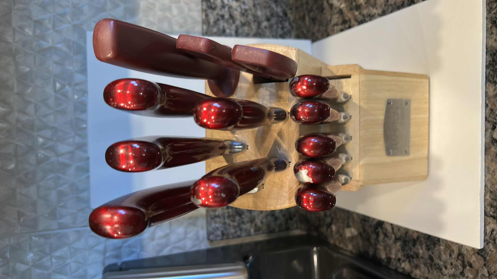 Photo 1 of KITCHEN KNIFE SET IN WOOD BLOCK