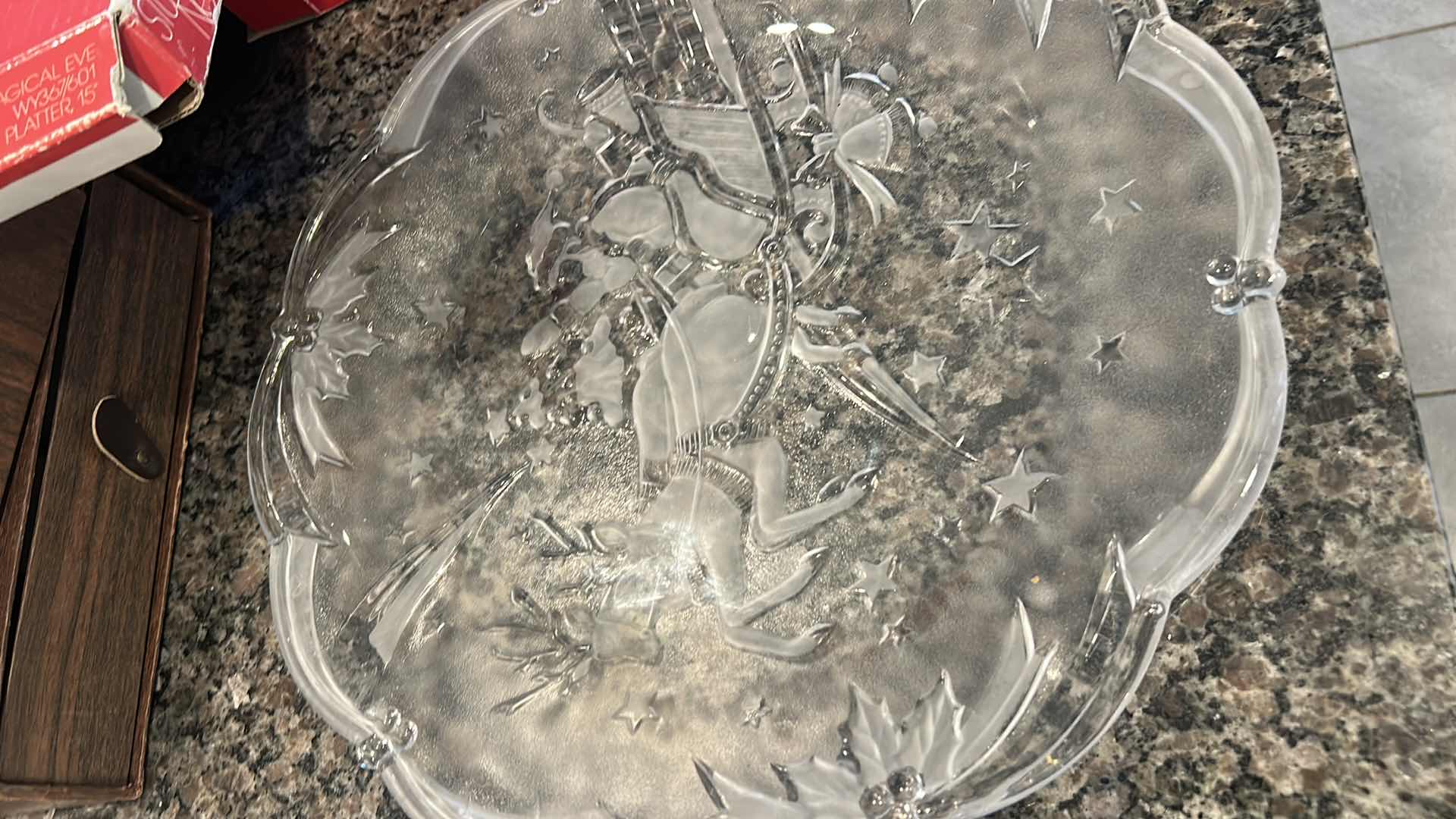Photo 1 of 3- CLASS/CRYSTAL SERVING PLATES