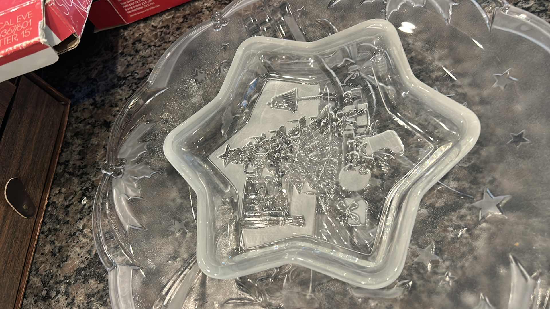 Photo 1 of 3- CLASS/CRYSTAL SERVING PLATES