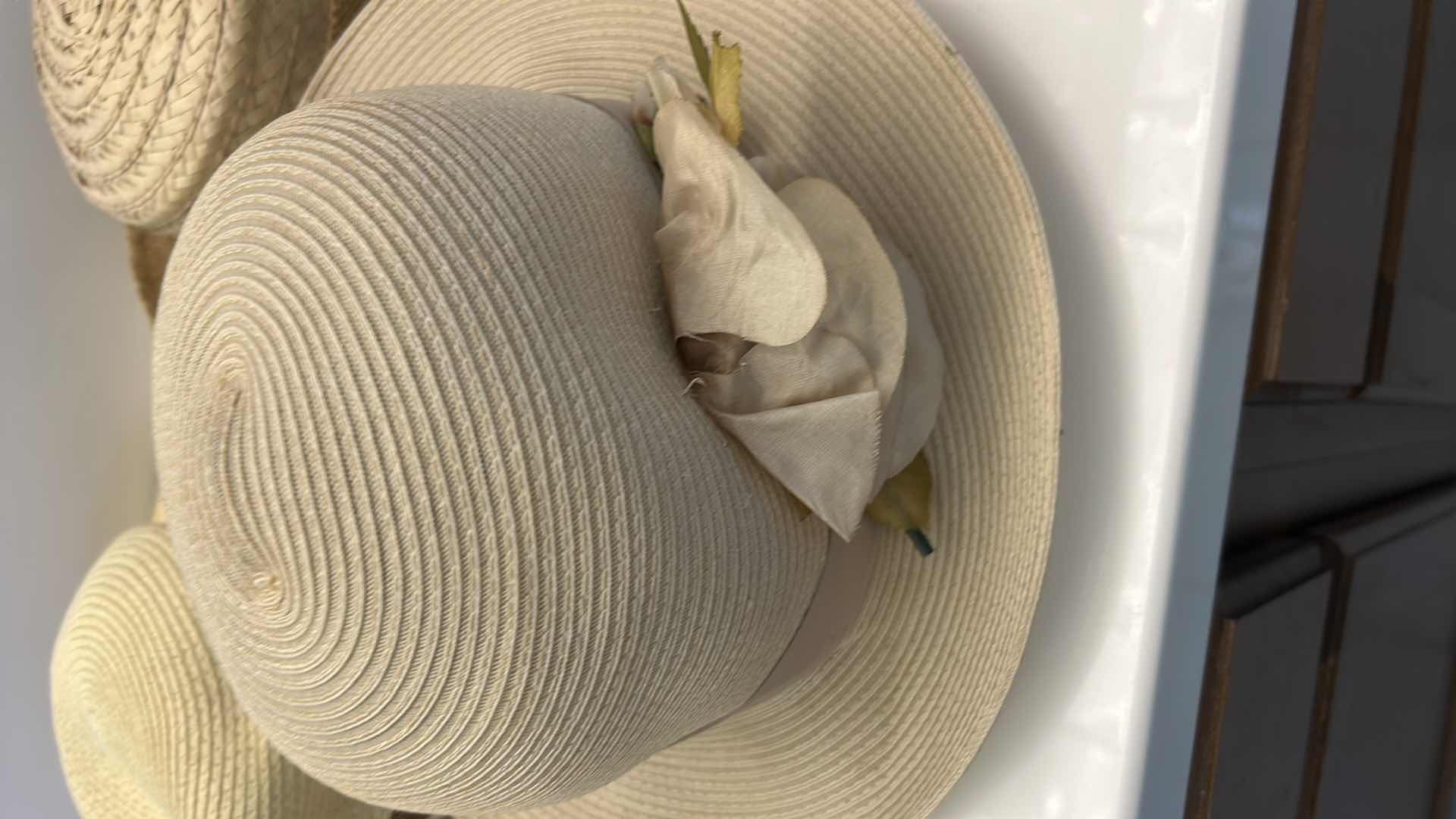 Photo 1 of 3- STRAW HATS IN HAT BOX