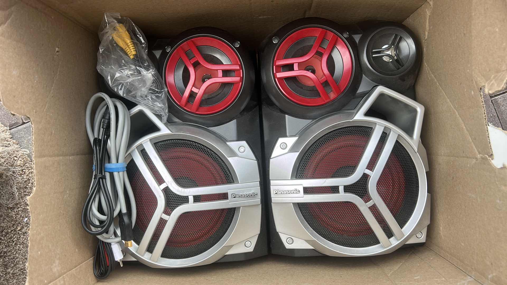 Photo 1 of PANASONIC SB-AK520 BOOKSHELF SPEAKERS.