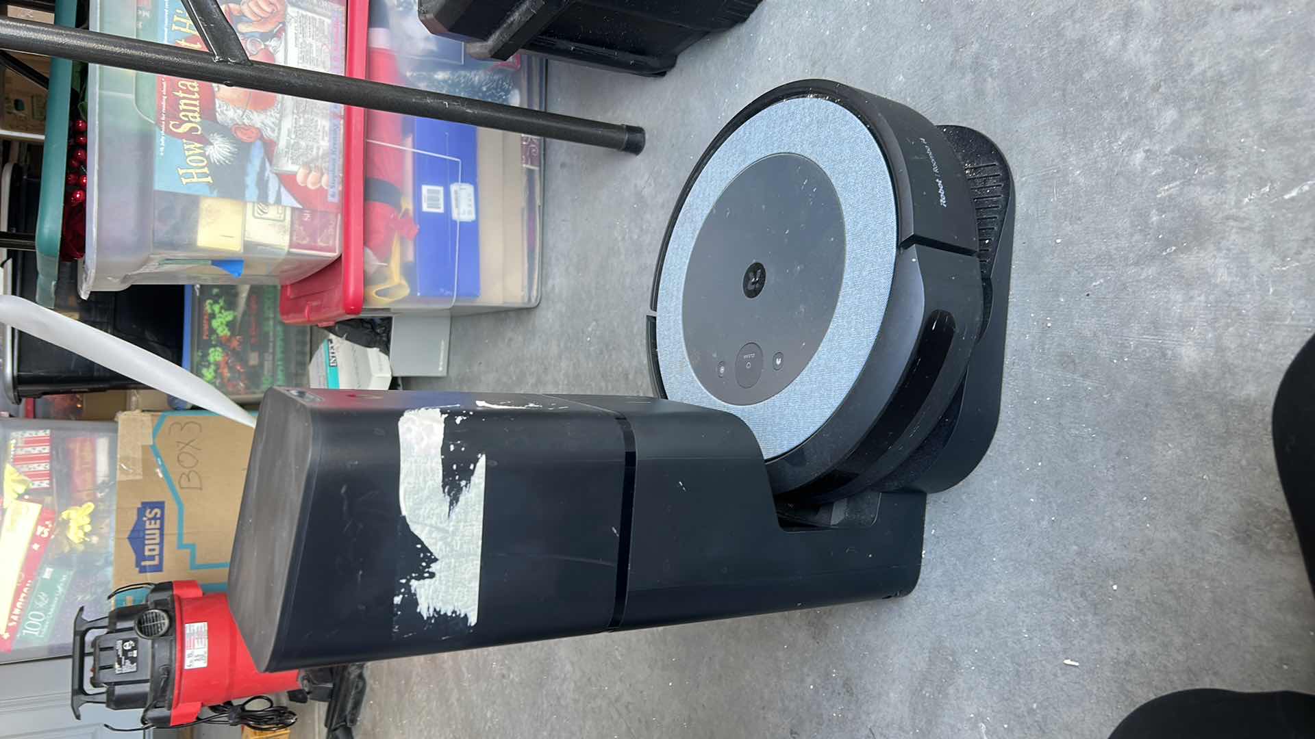 Photo 1 of iROBOT ROOMBA