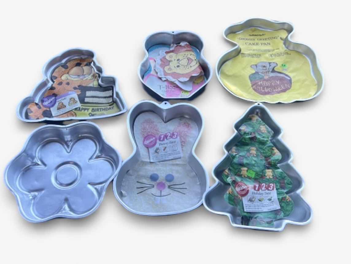 Photo 1 of CAKE MOLDS