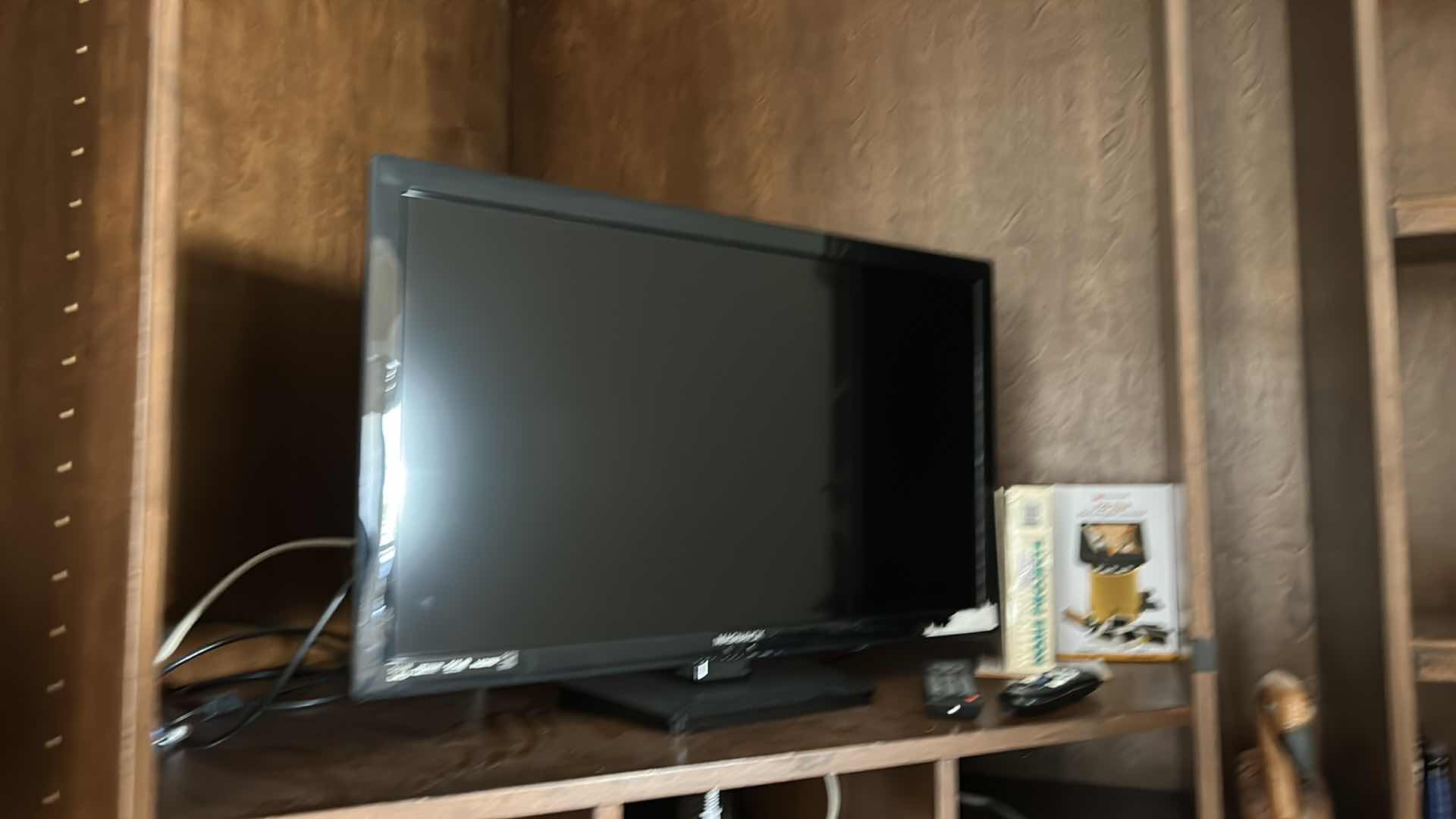 Photo 1 of 28” MAGNAVOX TELEVISION
