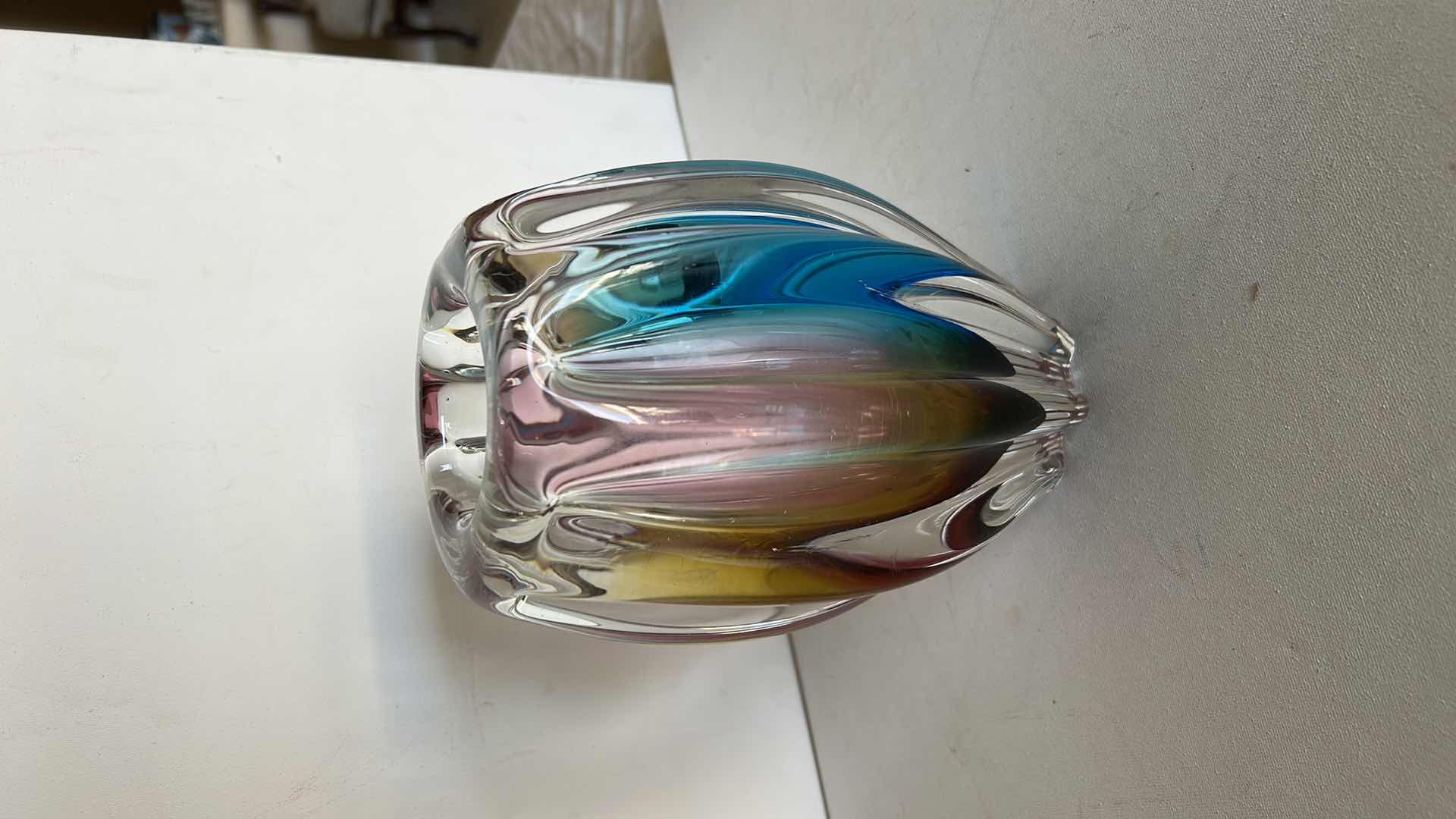 Photo 1 of SANYU GLASSWORKS NARUMI FANTASY SERIES ART GLASS VASE.
• VINTAGE HANDBLOWN GLASS VASE MADE IN JAPAN, LIKELY FROM THE 1960S OR 1970S.
• DESIGN USES THE SOMMERSO TECHNIQUE WITH LAYERED TRANSPARENT GLASS OVER INTERNAL COLORS. H8”
