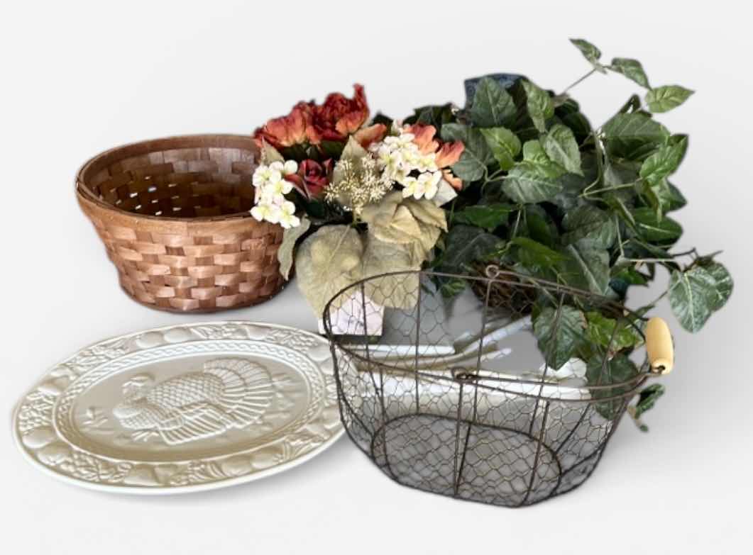 Photo 1 of HOME DECOR (PLATTER H16”)