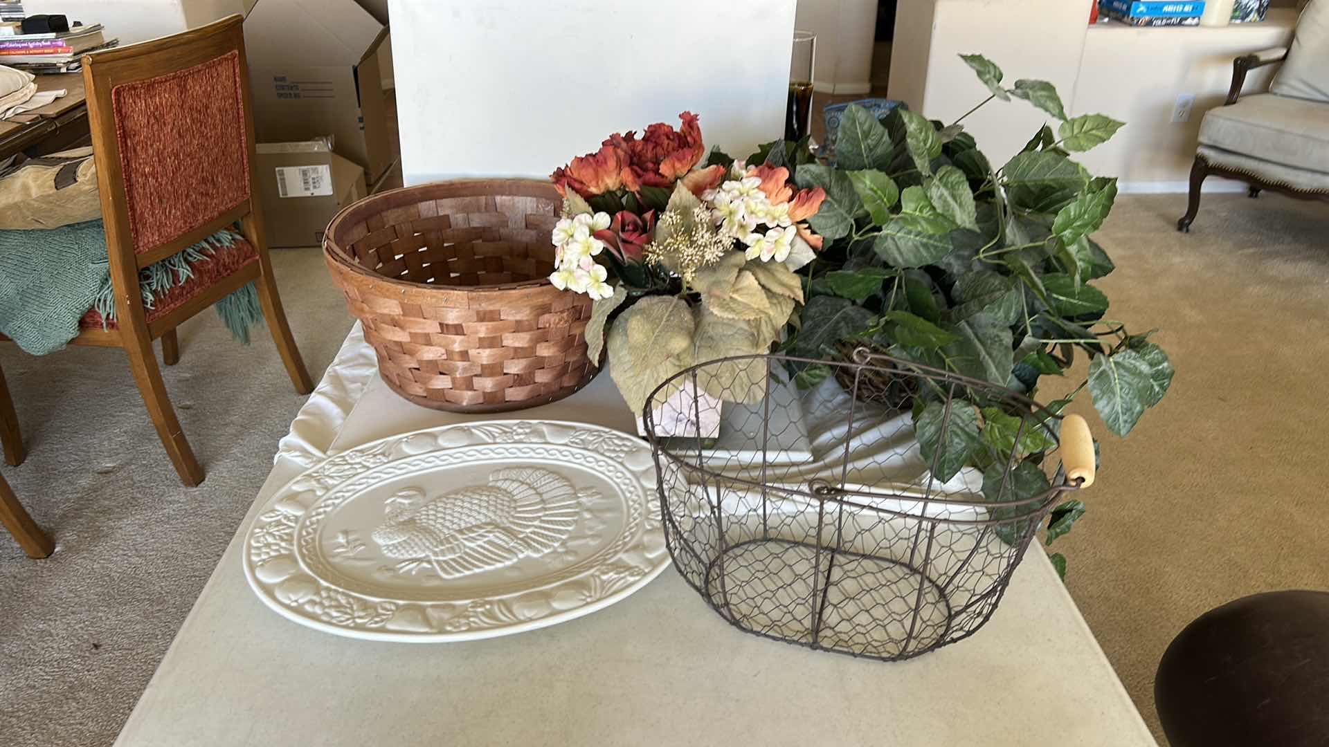 Photo 1 of HOME DECOR (PLATTER H16”)