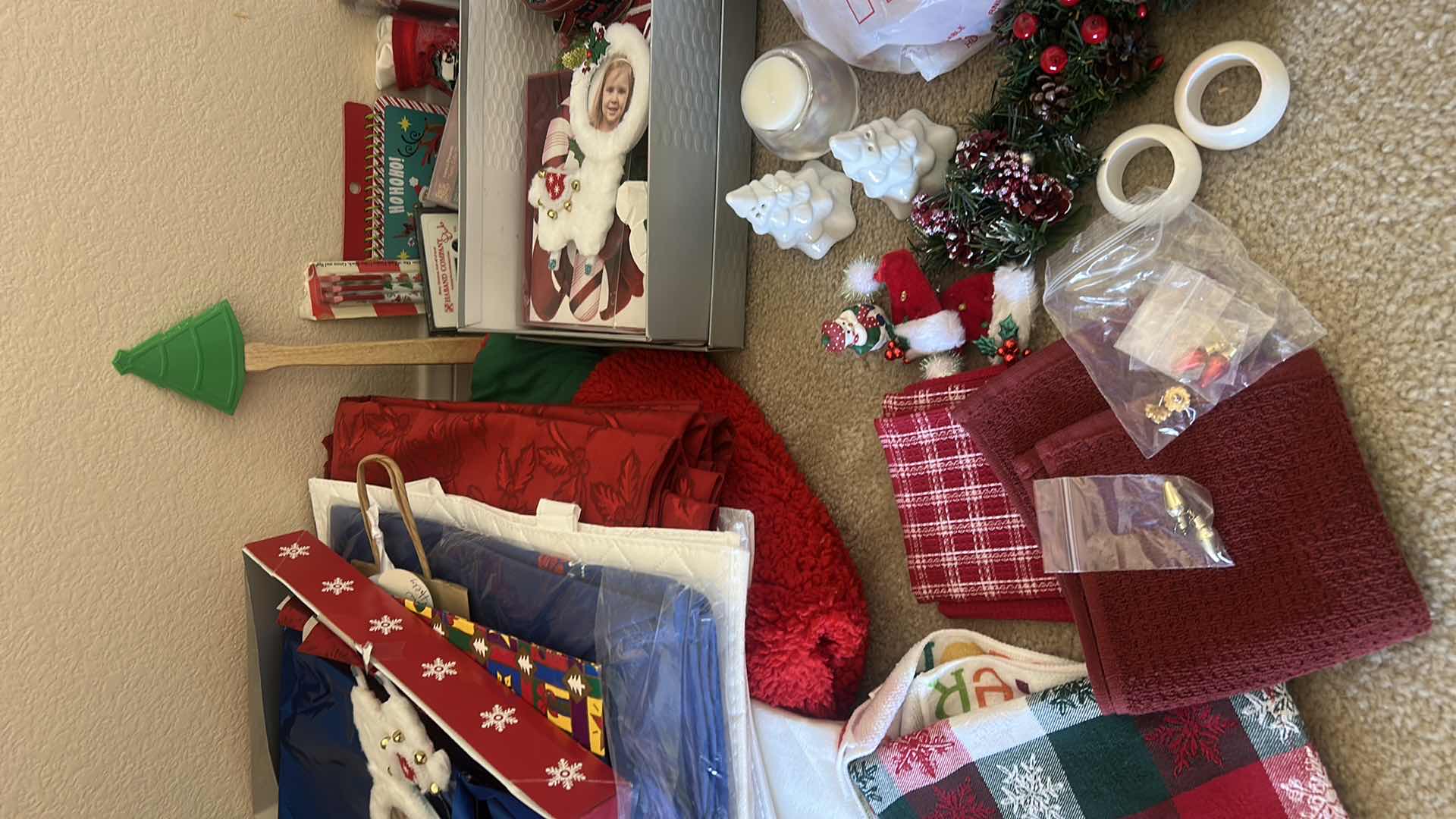 Photo 1 of CHRISTMAS DECOR