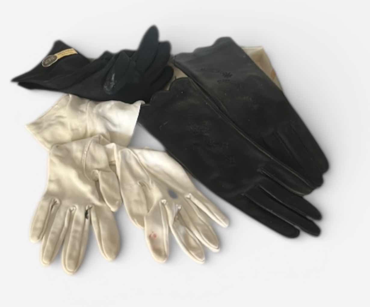 Photo 1 of 3 PAIRS OF WOMEN’S GLOVES