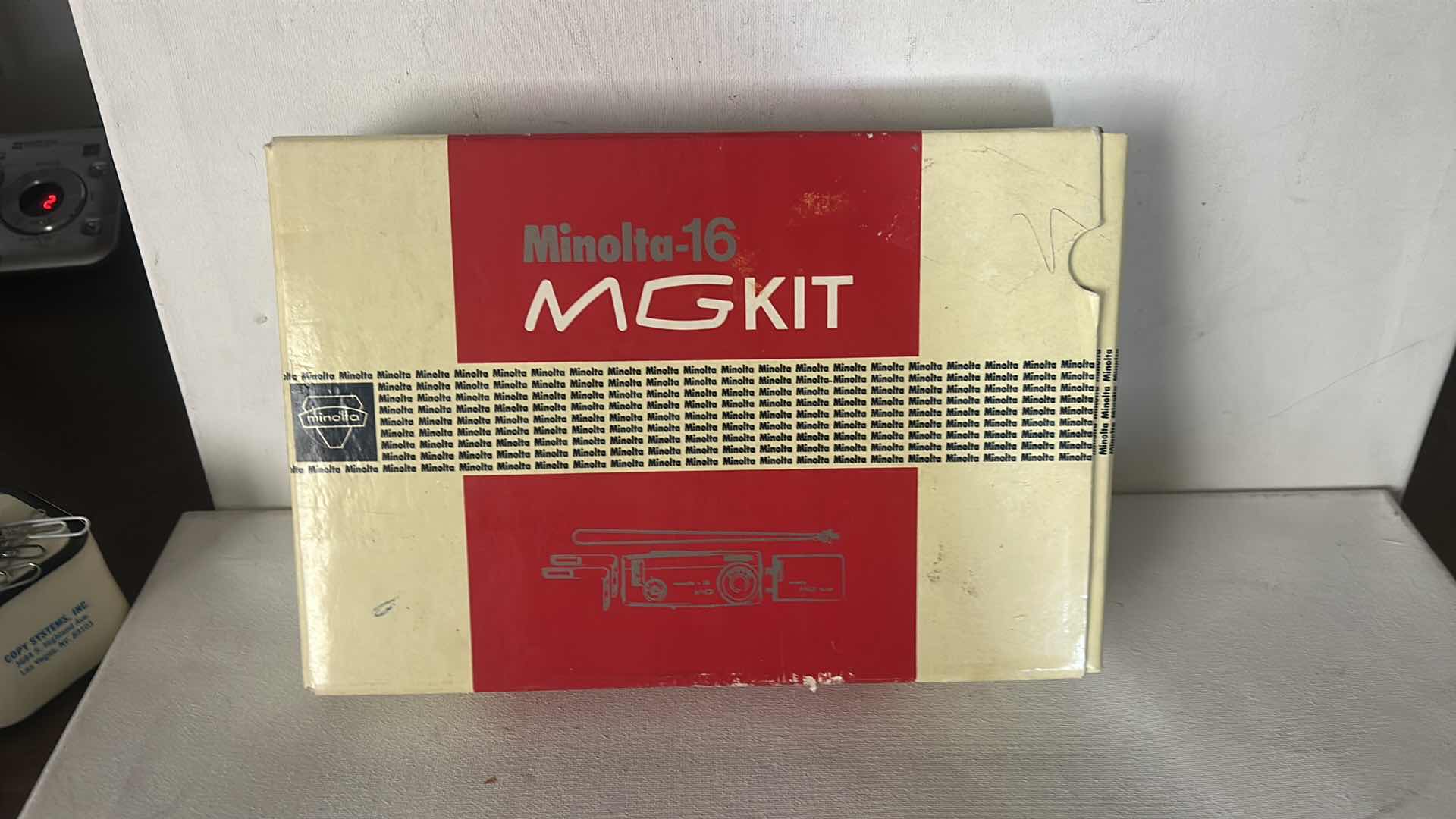 Photo 1 of MINOLTA-16 MG KIT SUBMINIATURE FILM CAMERA SET IN ORIGINAL BOX.