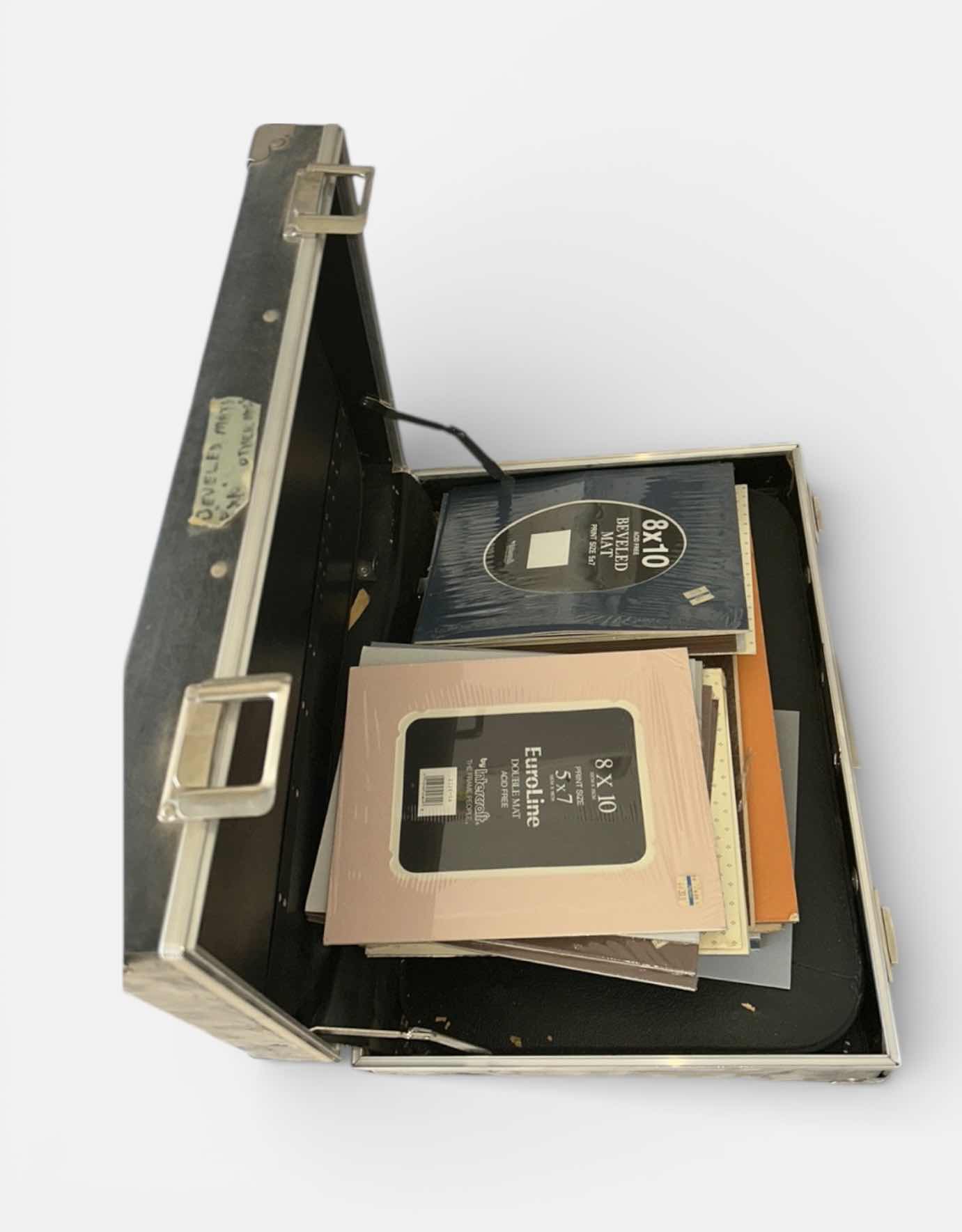 Photo 1 of CASE FULL OF ART/ PHOTO MOUNTING