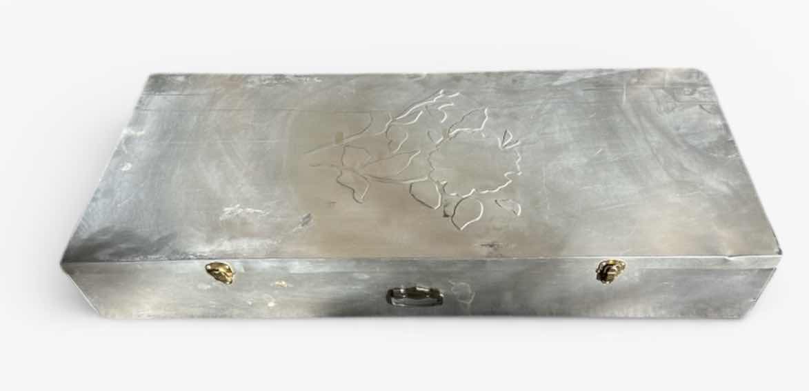 Photo 1 of METAL BOX WITH WRAPPING PAPER