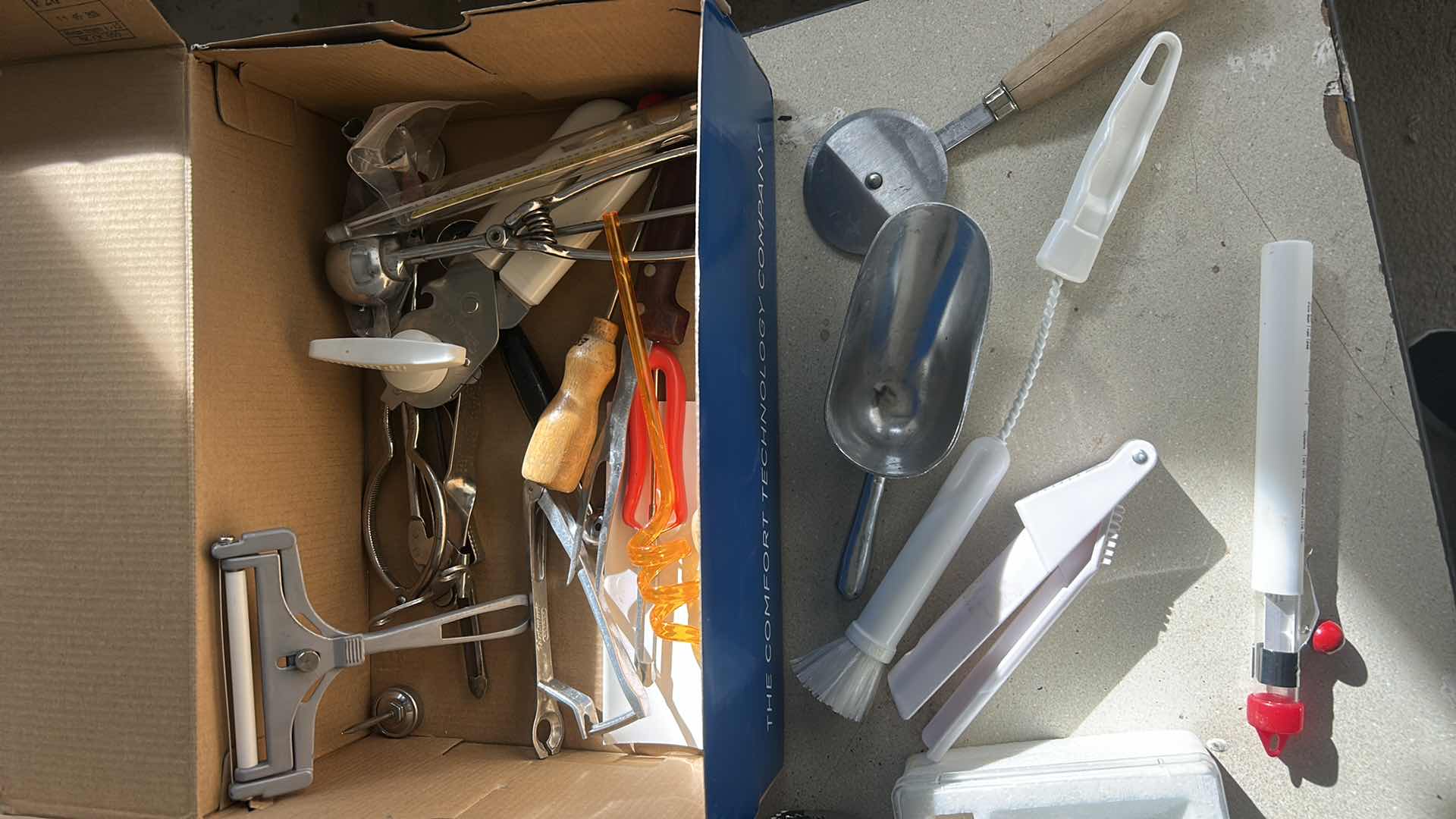 Photo 1 of HOUSEHOLD AND KITCHEN ITEMS