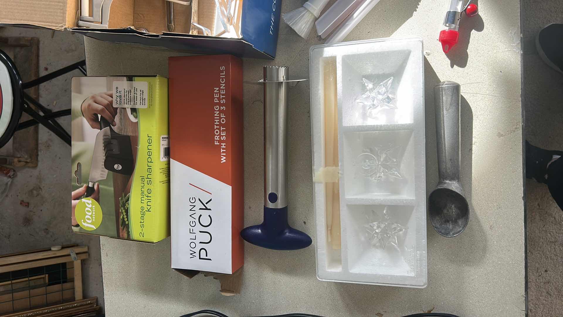 Photo 1 of HOUSEHOLD AND KITCHEN ITEMS