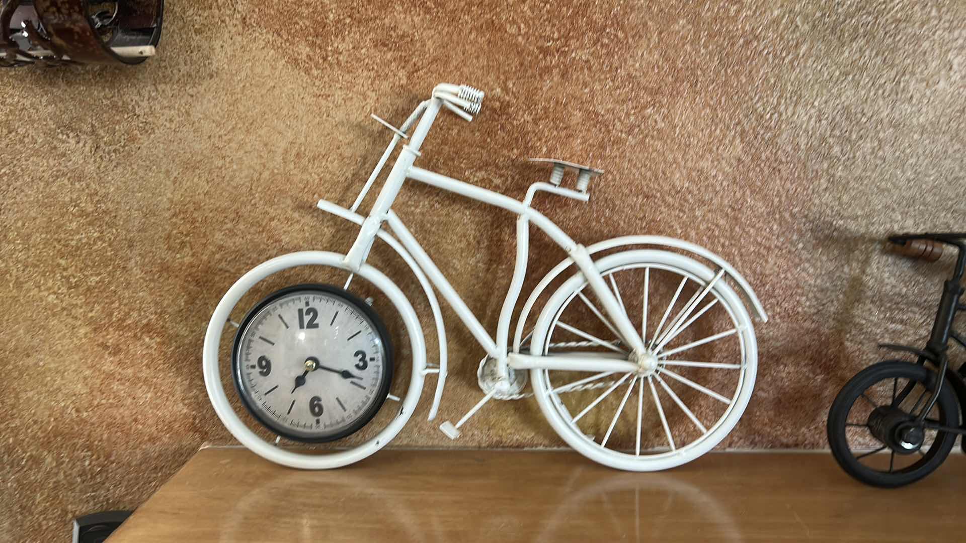 Photo 1 of 3 BICYCLE DECOR, METAL AND WOOD H10.5”