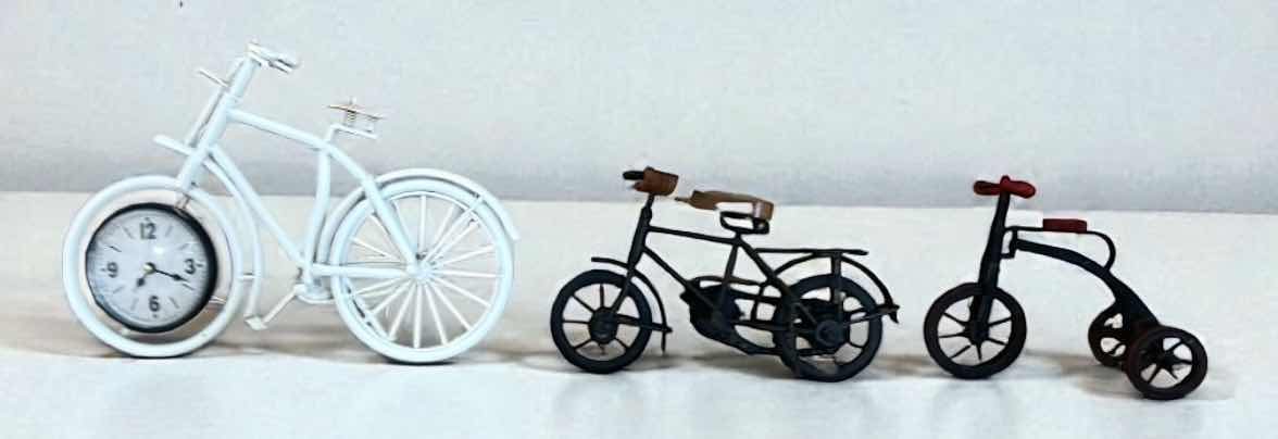 Photo 1 of 3 BICYCLE DECOR, METAL AND WOOD H10.5”