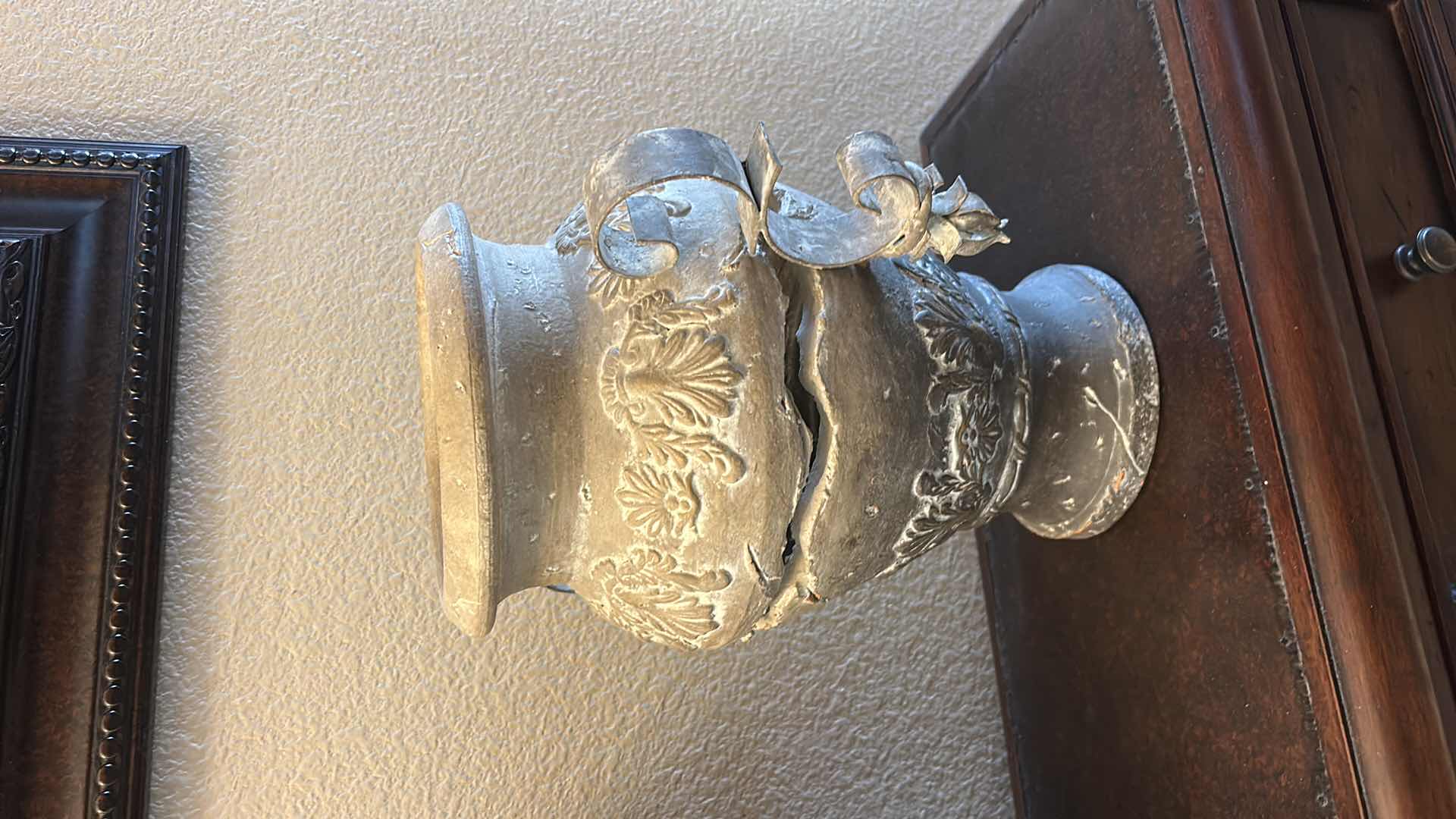 Photo 1 of 2 CERAMIC / POTTERY VASE/URNS H12”