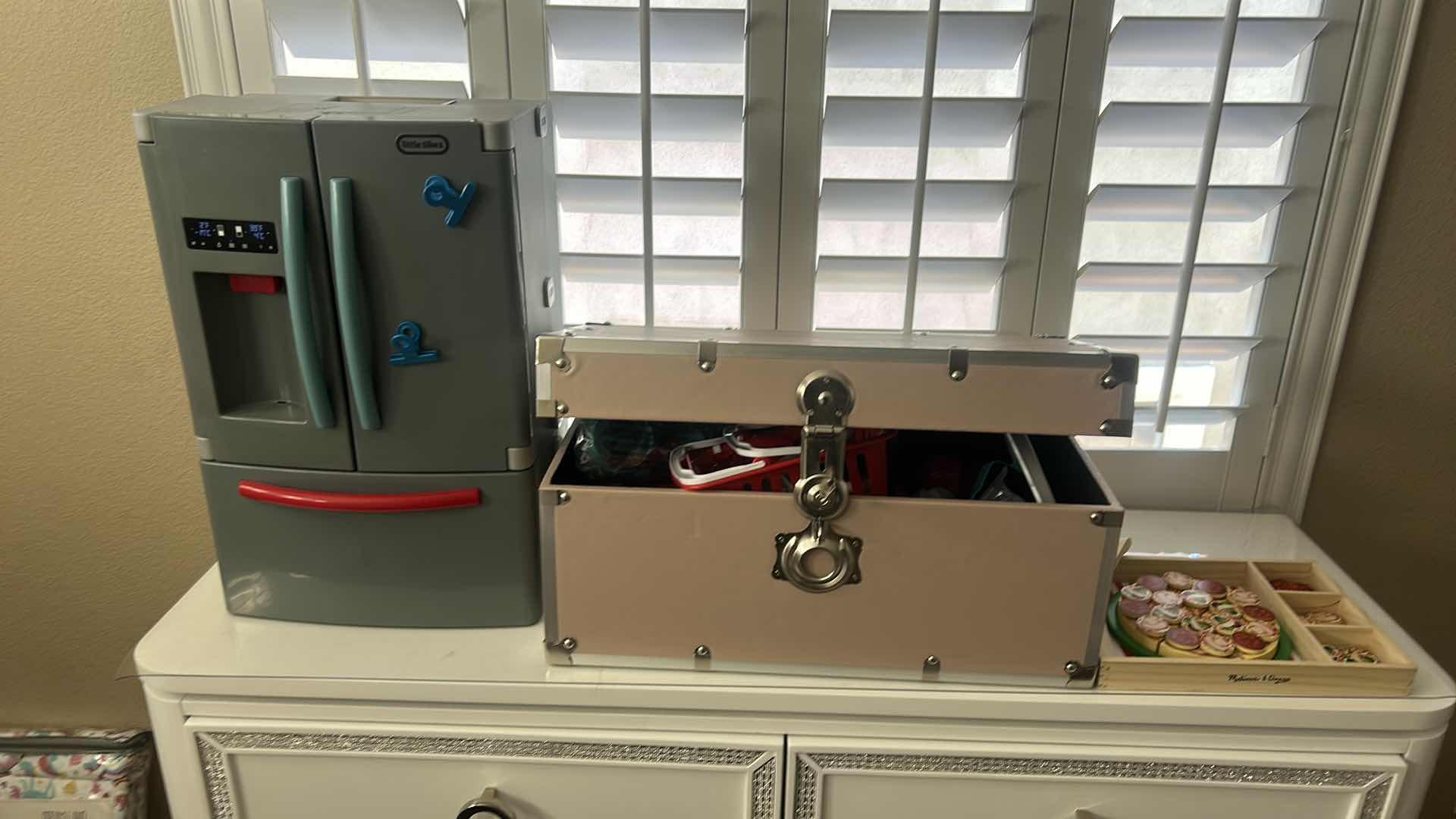 Photo 1 of CHILDS KITCHEN PLAY ITEMS