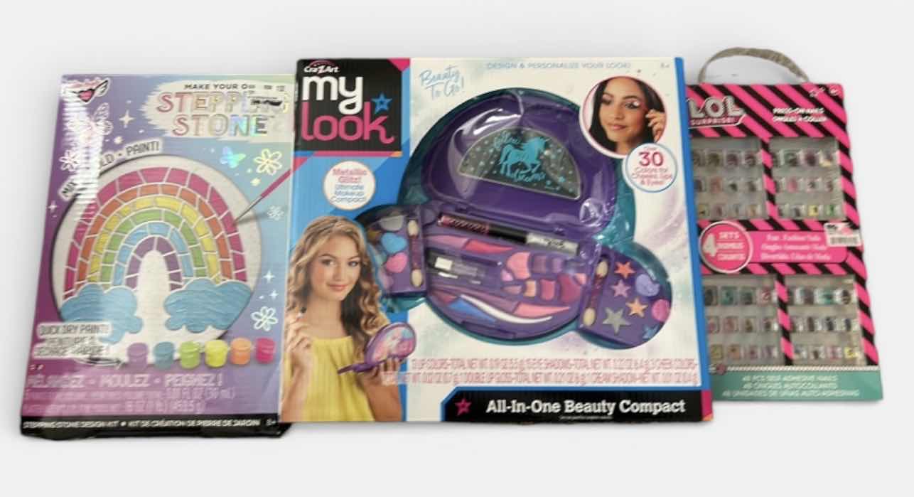 Photo 1 of NEW STEPPINGSTONE KIT, BEAUTY, COMPACT KIT, AND PRESS ON NAILS FOR YOUNG GIRLS