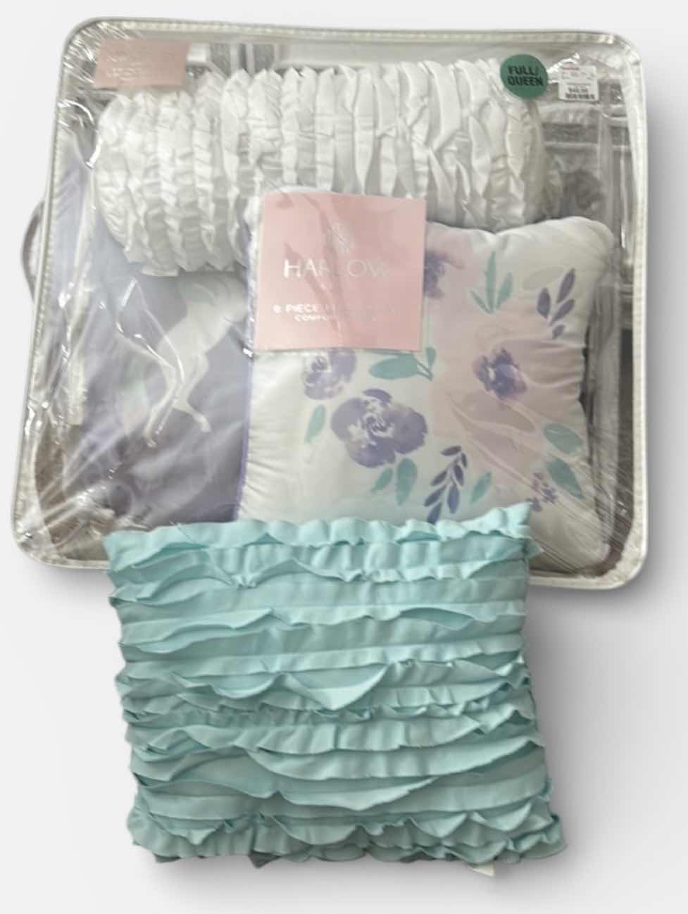 Photo 1 of 4 PC GIRLS BEDDING AND PILLOWS