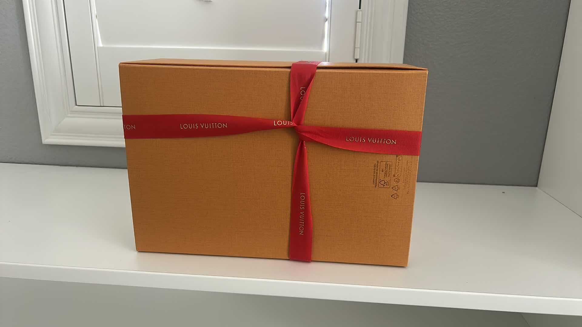 Photo 1 of LOUIS VUITTON GIFT BOX