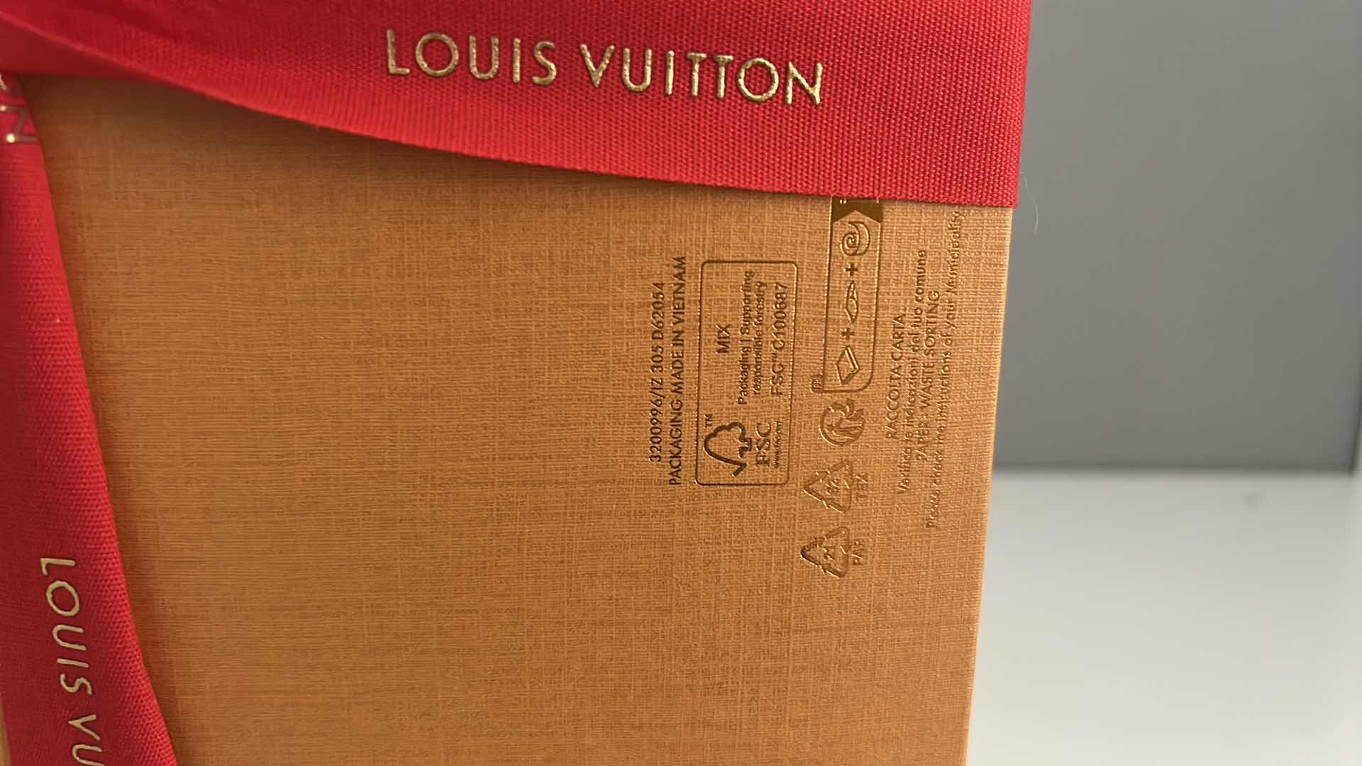 Photo 1 of LOUIS VUITTON GIFT BOX