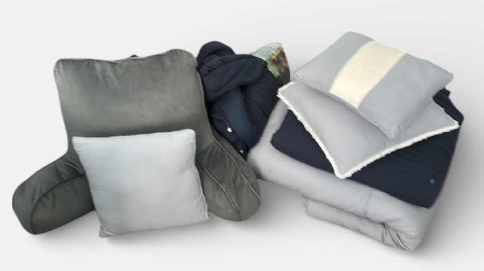 Photo 1 of FULL SIZE BEDDING AND PILLOWS