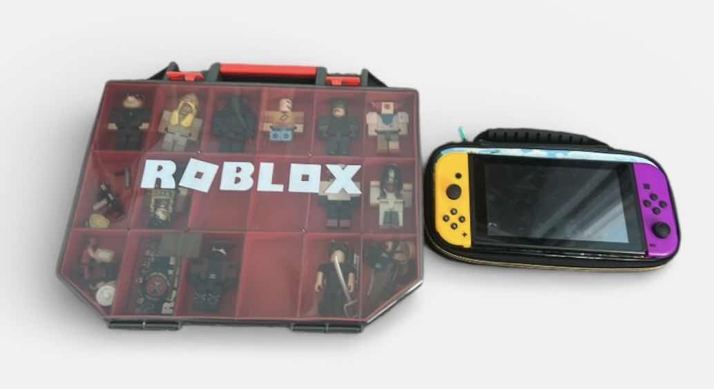 Photo 1 of ROBLOX AND NINTENDO SWITCH