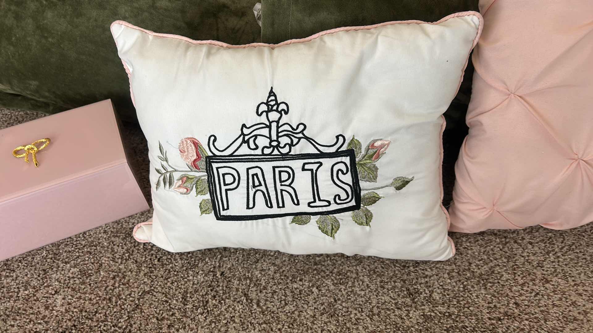 Photo 1 of KING GREEN VELVET DUVET AND PILLOW CASES, PILLOWS AND JEWELRY BOX