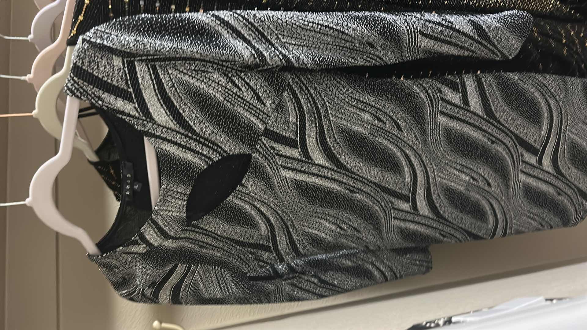 Photo 1 of 7 WOMENSWEAR SIZE LARGE