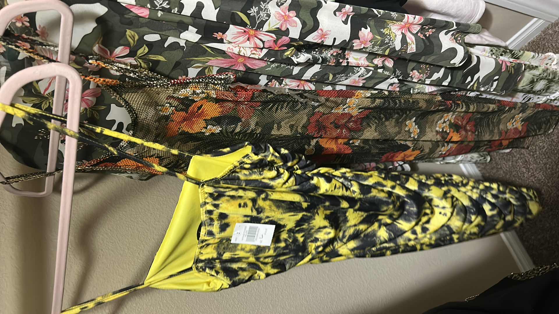 Photo 1 of WOMENSWEAR SIZE MED LARGE