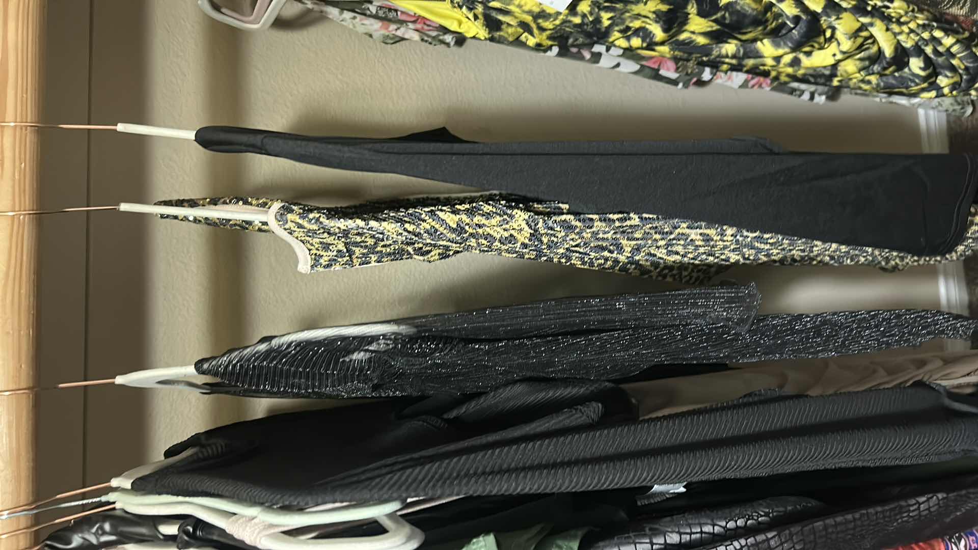 Photo 1 of WOMENSWEAR SIZE MED LARGE