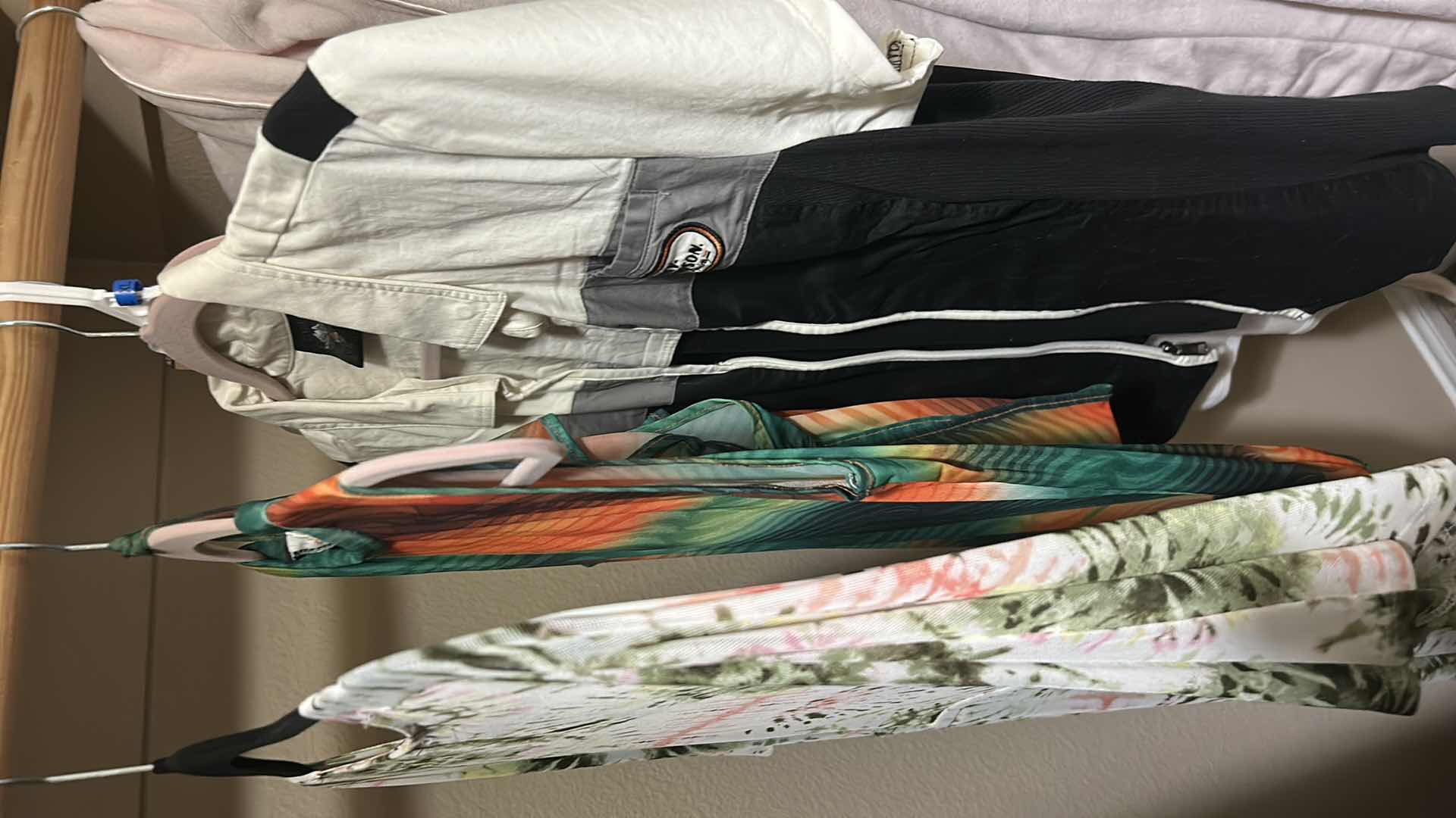 Photo 1 of WOMENSWEAR SIZE MED LARGE