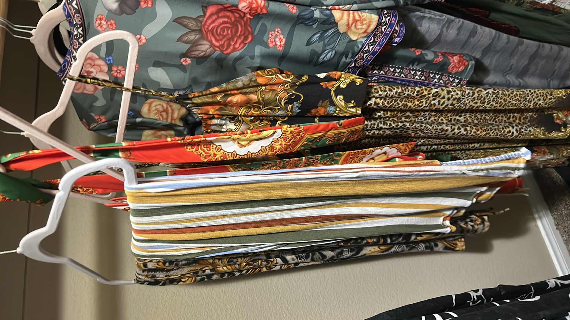 Photo 1 of WOMENSWEAR SIZE MED LARGE