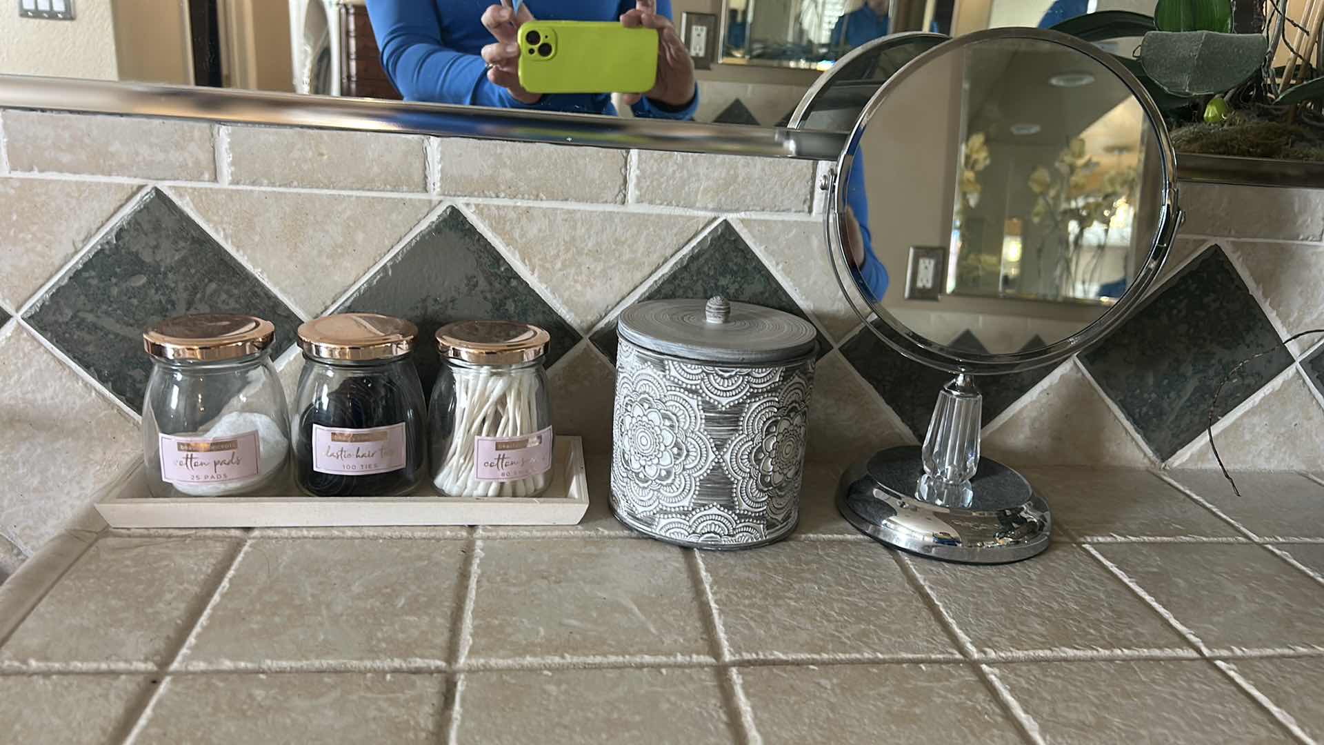 Photo 1 of BATHROOM ACCESSORIES