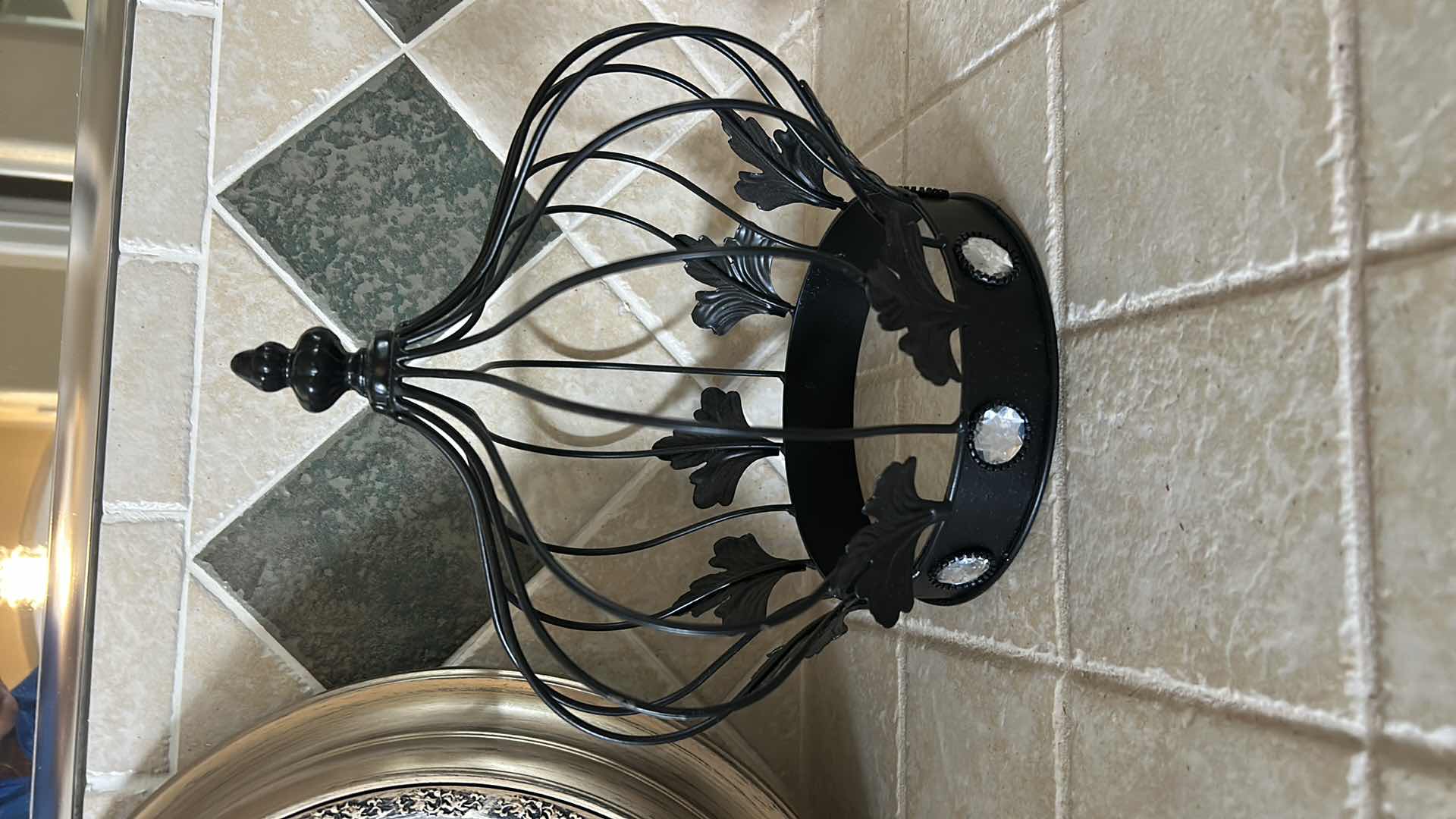 Photo 1 of METAL CROWN AND CLOCK H14”