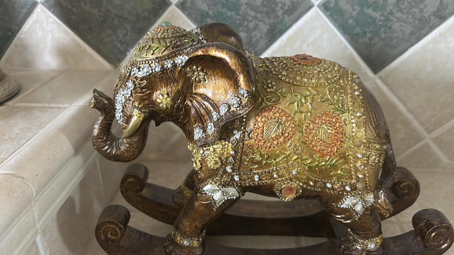 Photo 1 of ELEPHANT STATUE H8.5”