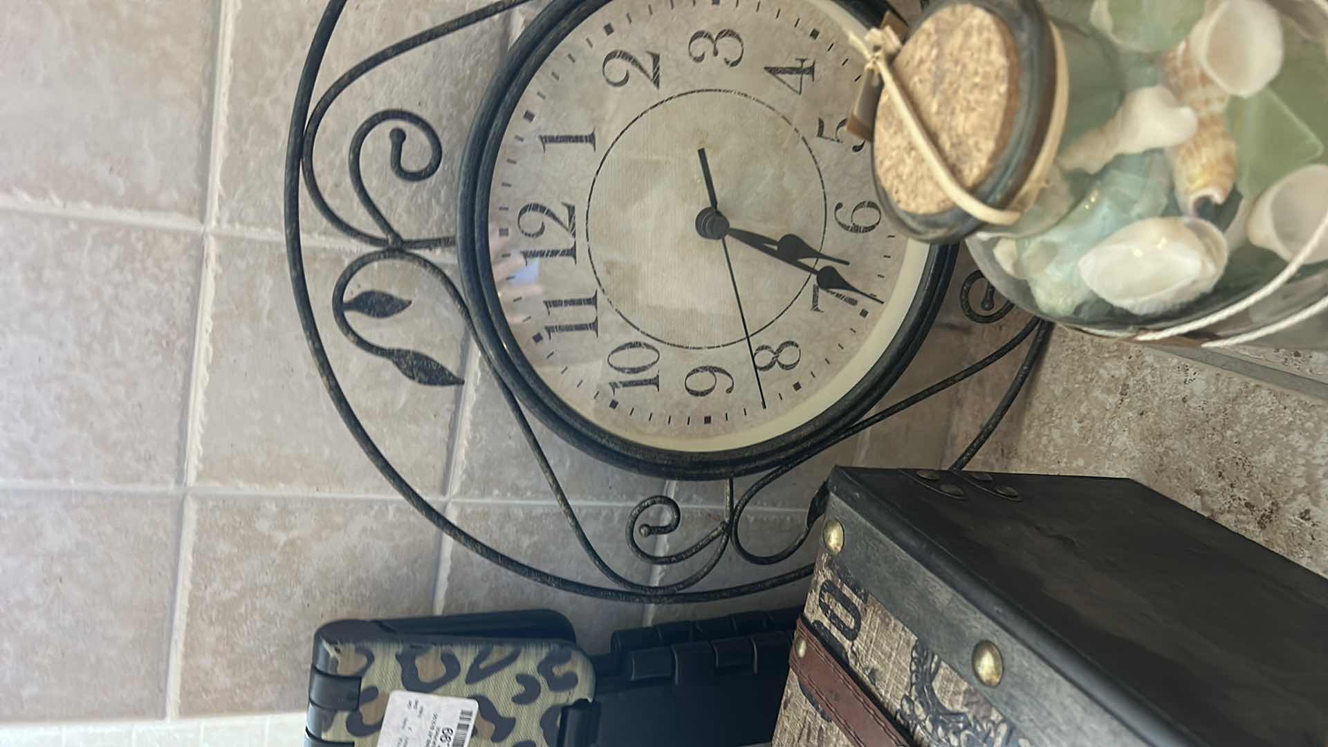 Photo 1 of HOME DECOR AND ACCESSORIES