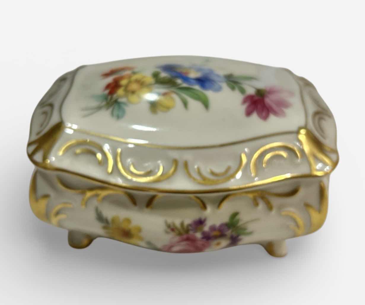 Photo 1 of KPM BAVARIA HAND PAINTED PORCELAIN FOOTED TRINKET BOX WITH GILT SCROLLWORK AND FLORAL DECOR, PATTERN 419.