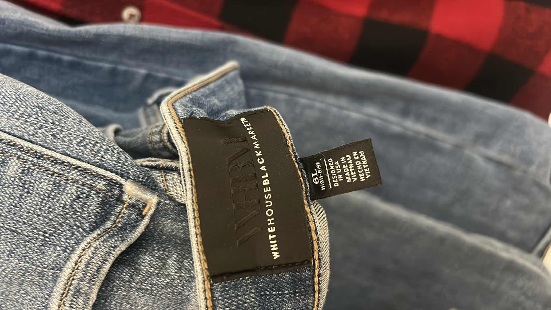 Photo 1 of WOMENSWEAR - 6 PIECES WOMENS CLOTHING SIZE MED