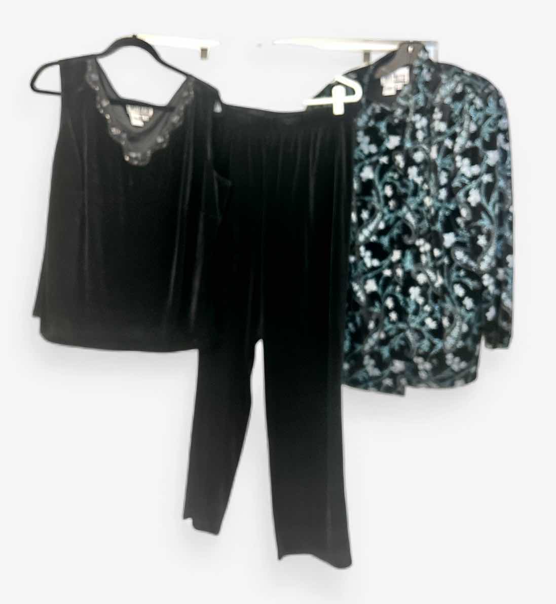 Photo 1 of WOMENSWEAR - 3 PIECES WOMENS PLUS SIZE CLOTHING